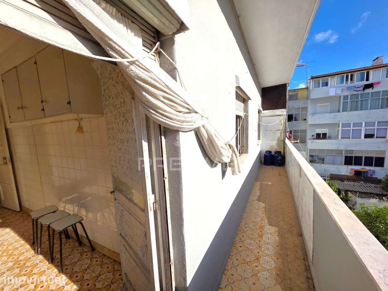 Apartamento T3 com enorme potencial na Cova da Piedade - Grande imagem: 4/20
