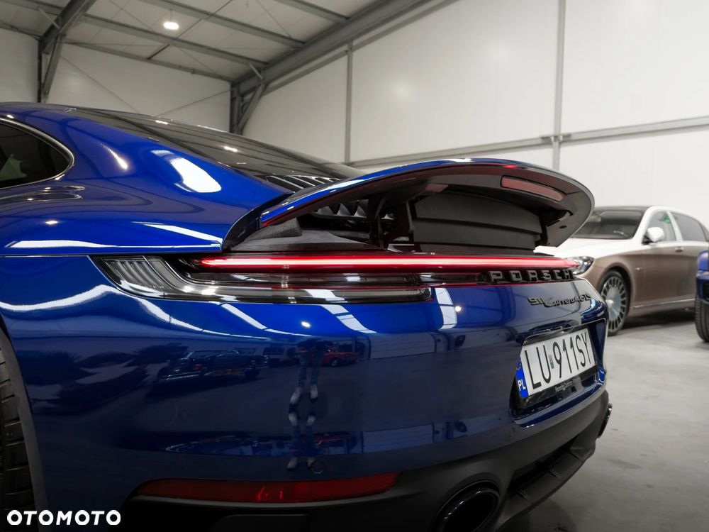 Porsche 911 Carrera 4 GTS - 7