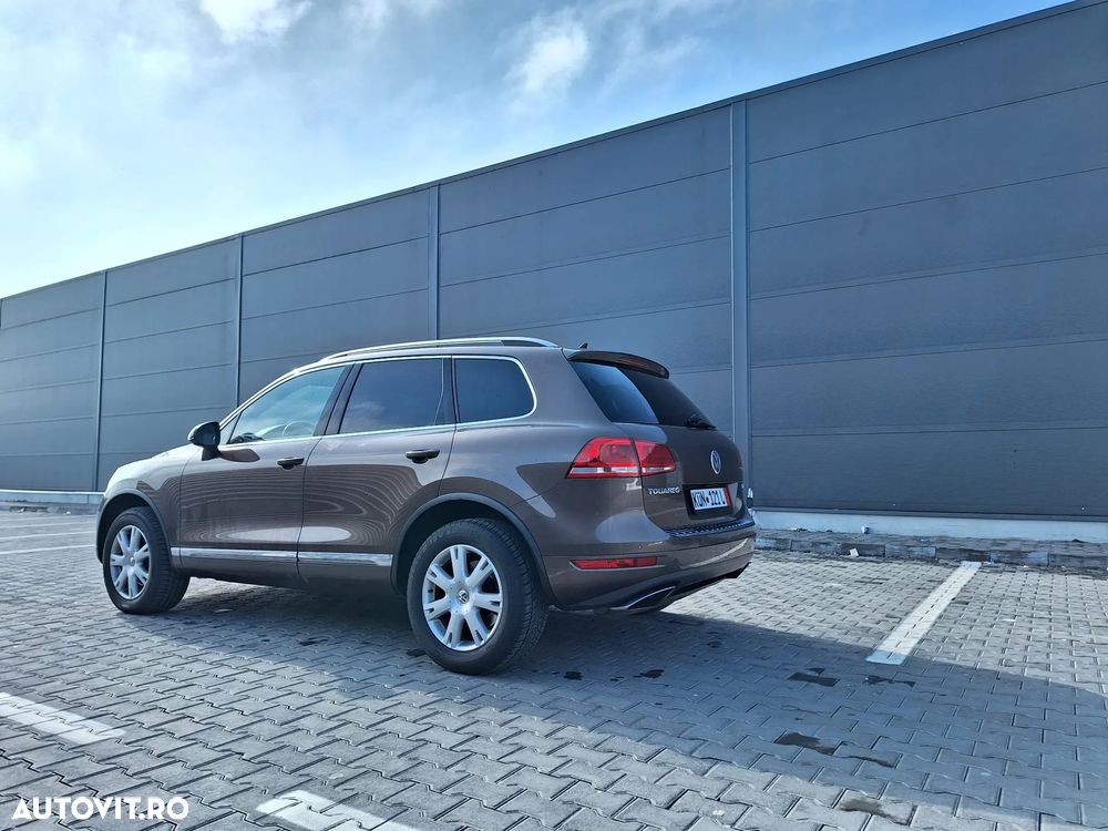 Volkswagen Touareg - 1