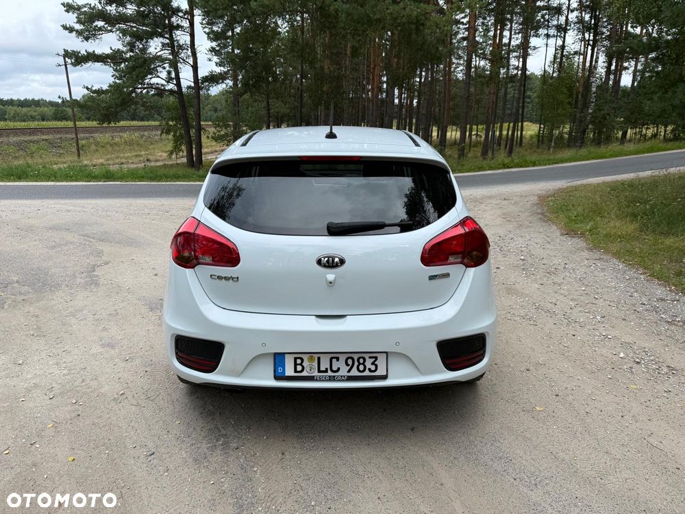 Kia Ceed 1.6 GDI ISG Spirit - 4