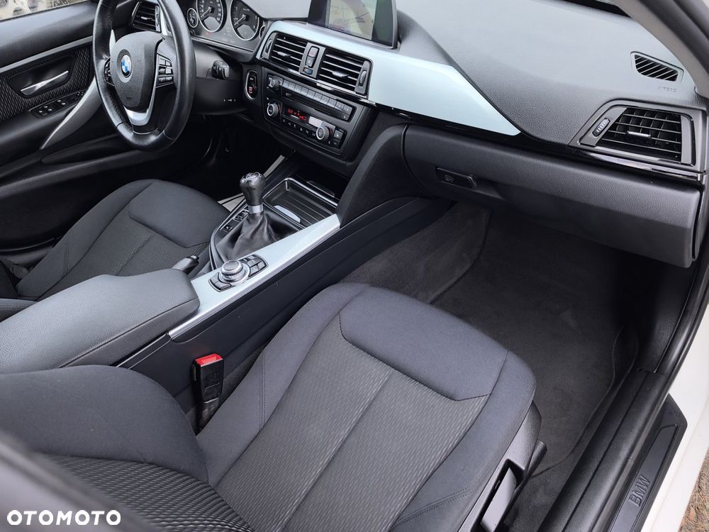 BMW Seria 3 318d DPF - 23