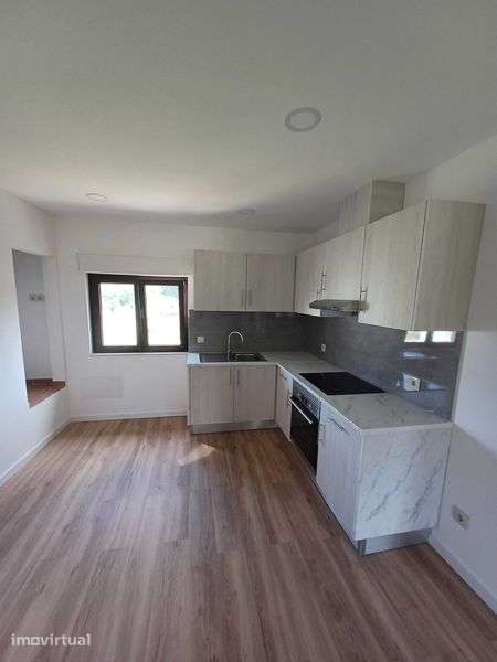 Apartamento T2 Meirinhas - Grande imagem: 2/6