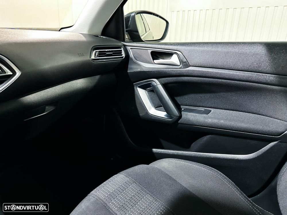 Peugeot 308 1.2 PureTech Allure - 49