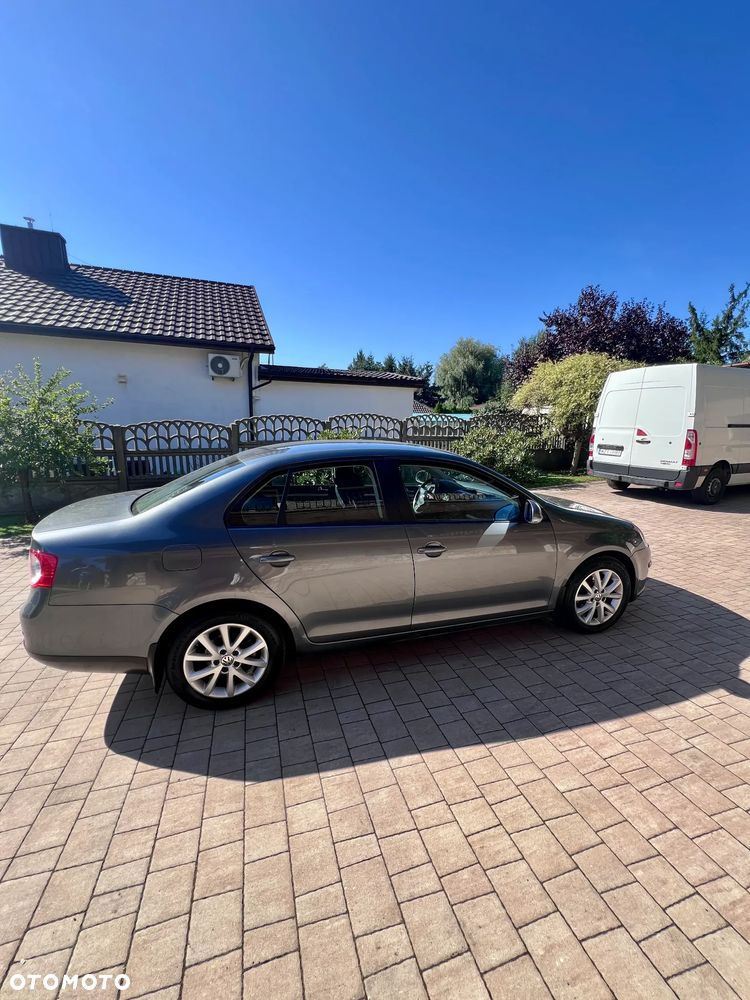 Volkswagen Jetta 1.6 TDI DPF Trendline - 6