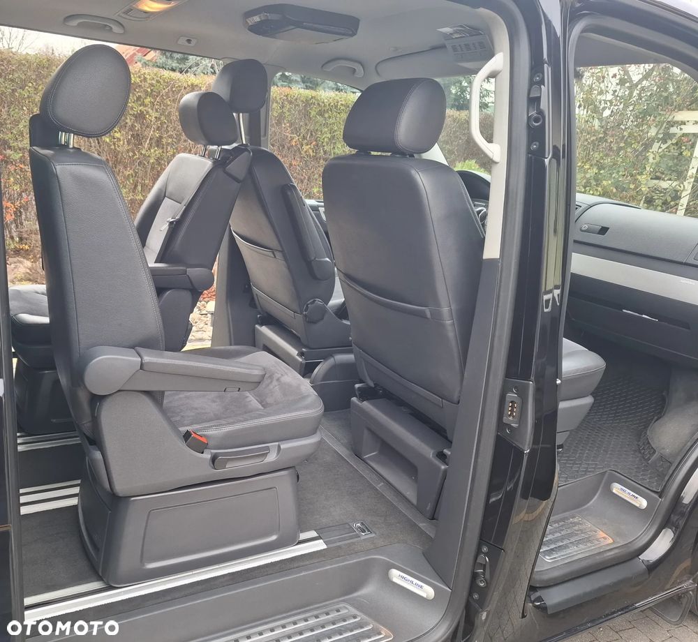 Volkswagen Multivan - 17