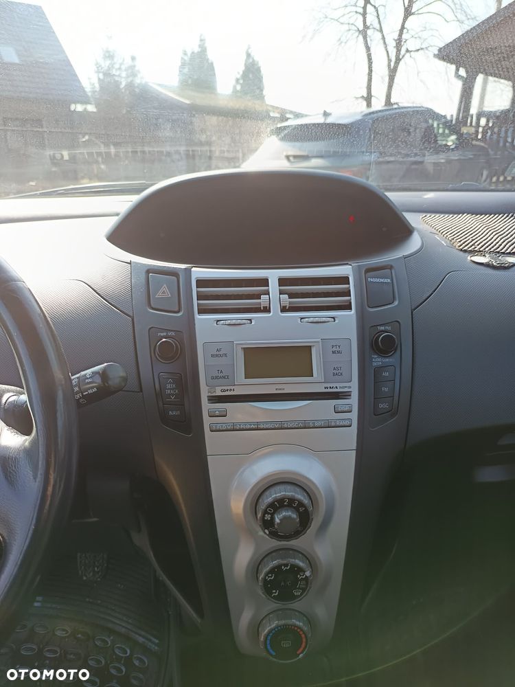 Toyota Yaris 1.0 VVT-i - 13