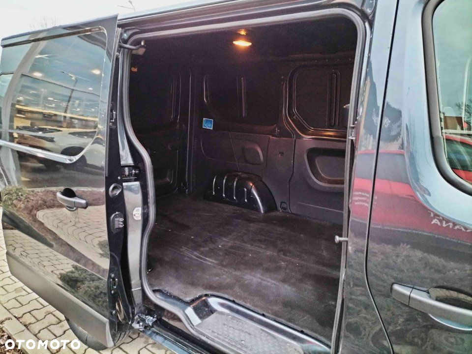 Renault Trafic - 16