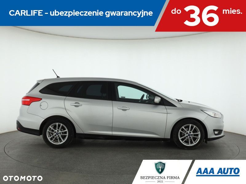 Ford Focus SW - 8