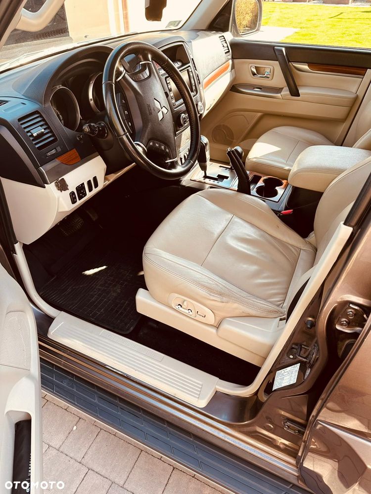 Mitsubishi Pajero 3.2 DID Elegance - 9