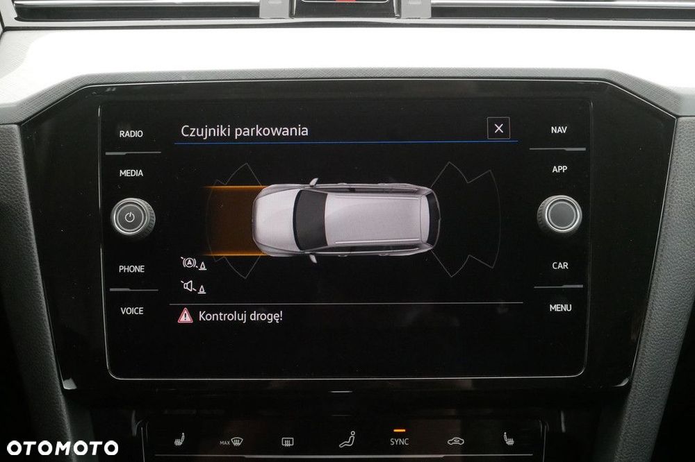 Volkswagen Passat Variant 2.0 TSI Business DSG - 19