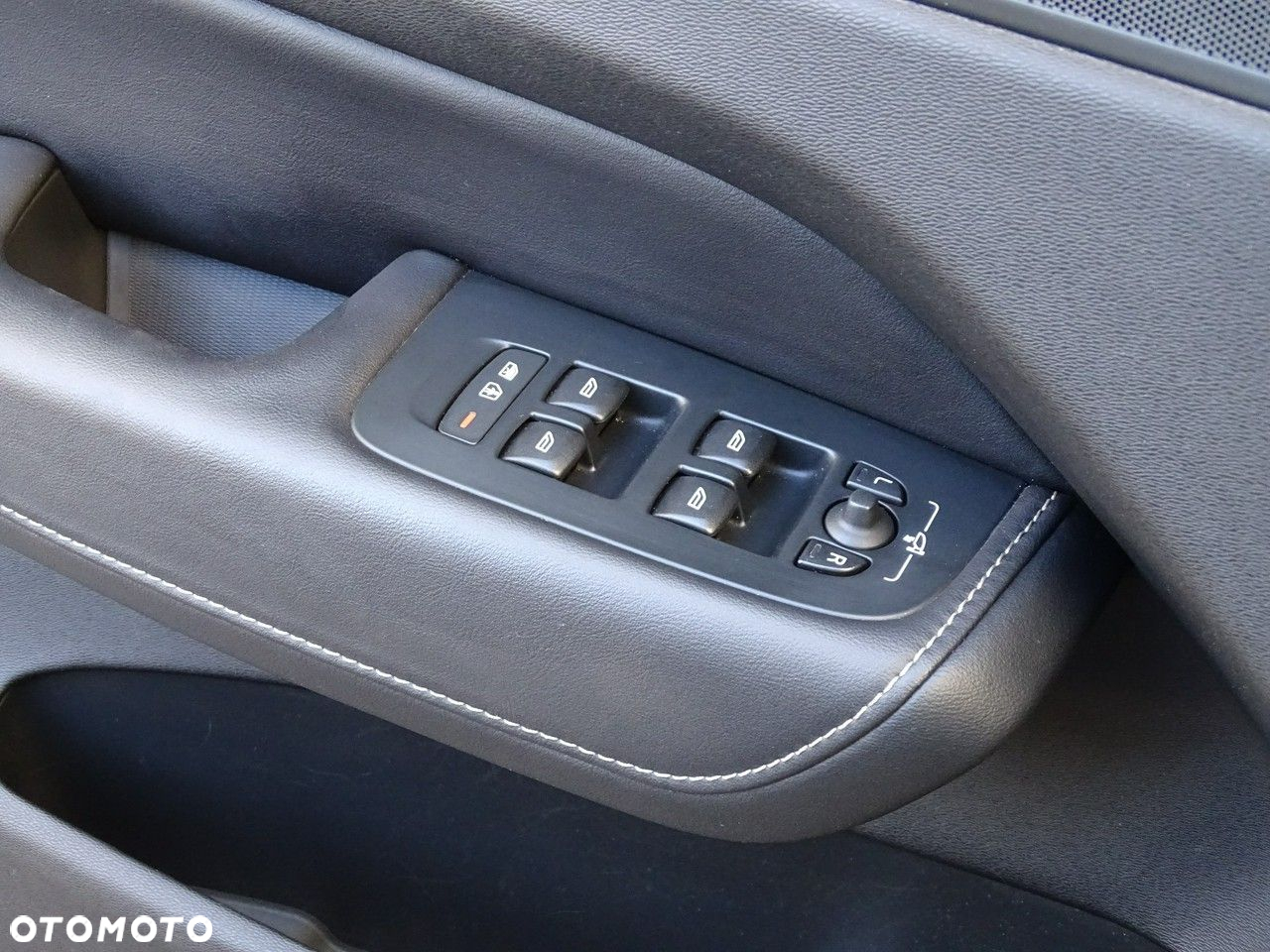 Volvo XC 60 D4 AWD Momentum - 30