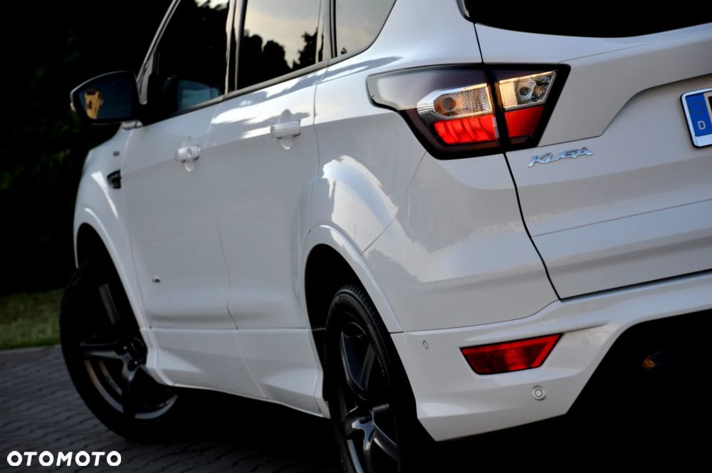 Ford Kuga 1.5 EcoBoost 4WD Titanium Plus - 22