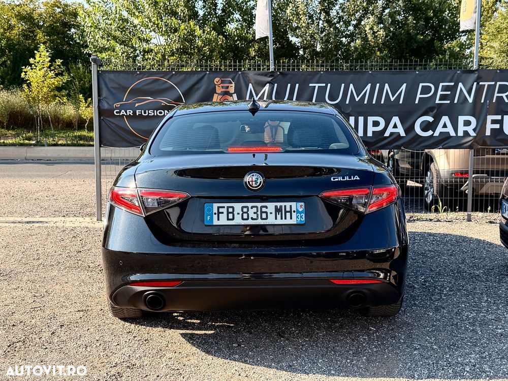Alfa Romeo Giulia - 11