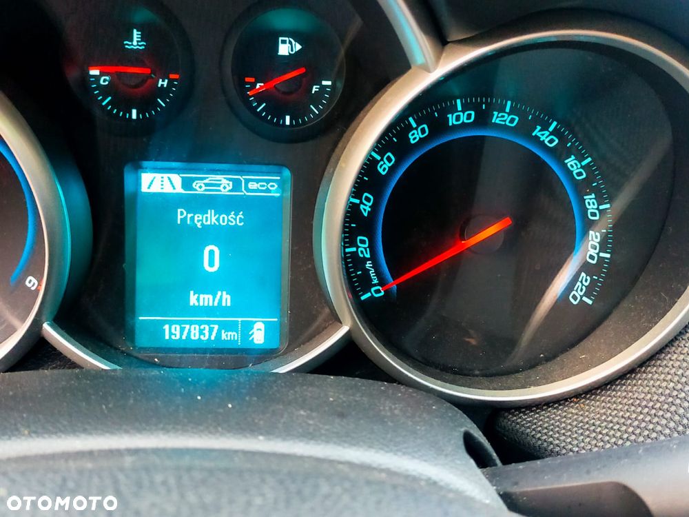 Chevrolet Cruze - 15