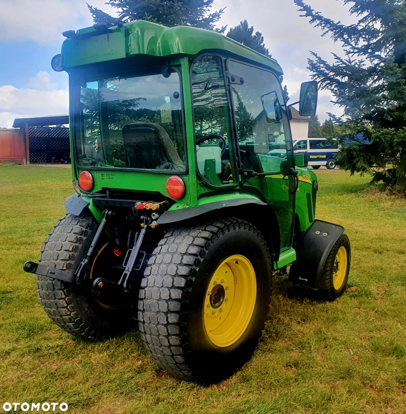 John Deere 3520 - 6