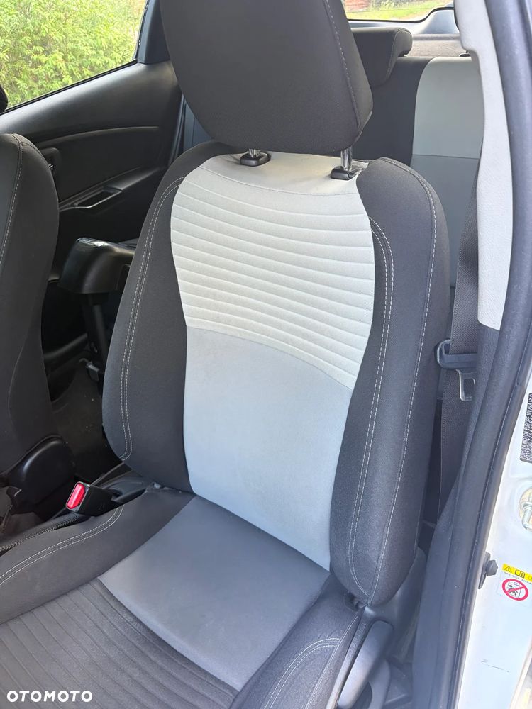 Toyota Yaris Hybrid 100 Active EU6 - 18