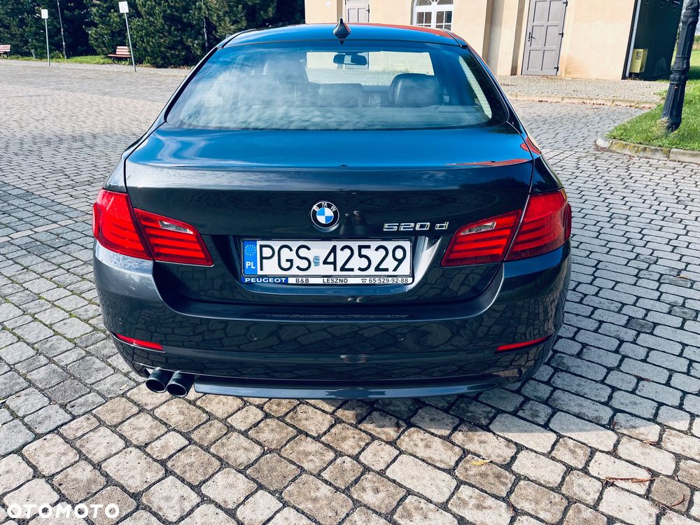 BMW Seria 5 520d Touring Luxury Line - 3