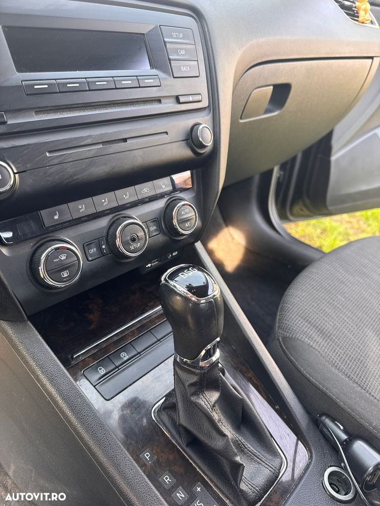 Skoda Octavia 1.6 TDI Business DSG - 8