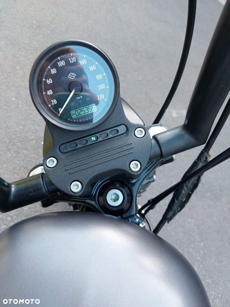 Harley-Davidson Sportster Iron 883 - 7