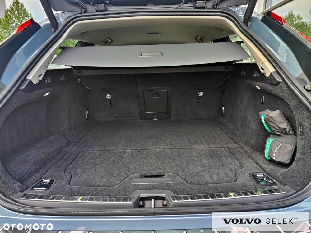 Volvo V90 Cross Country - 34