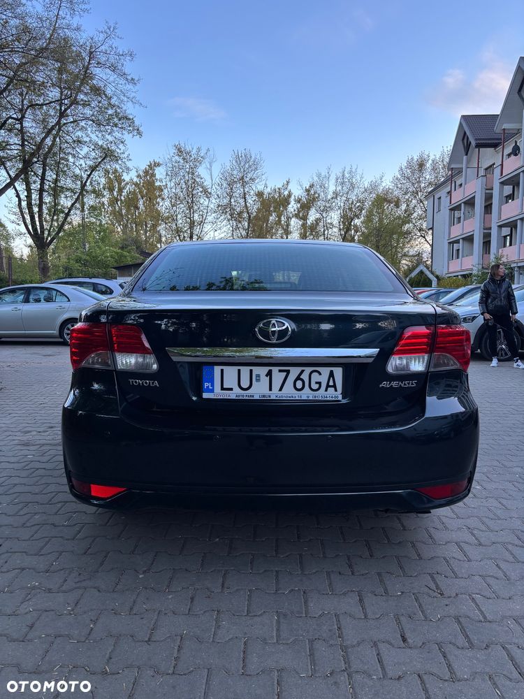 Toyota Avensis 1.8 Premium - 4