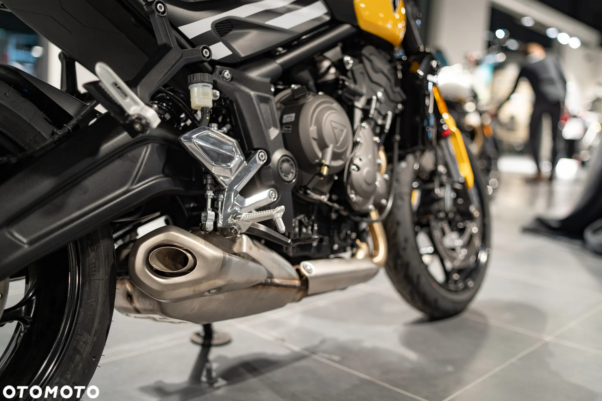 Triumph Trident - 16