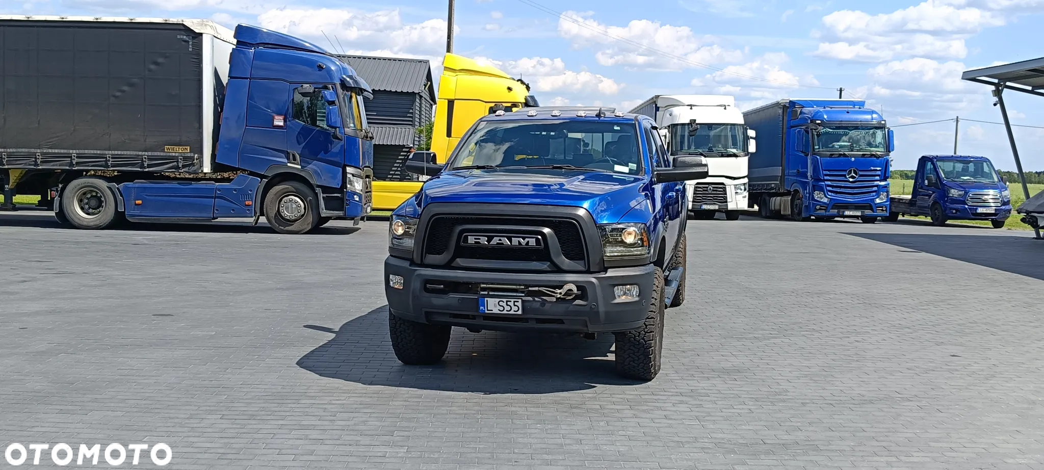 RAM 2500 - 4