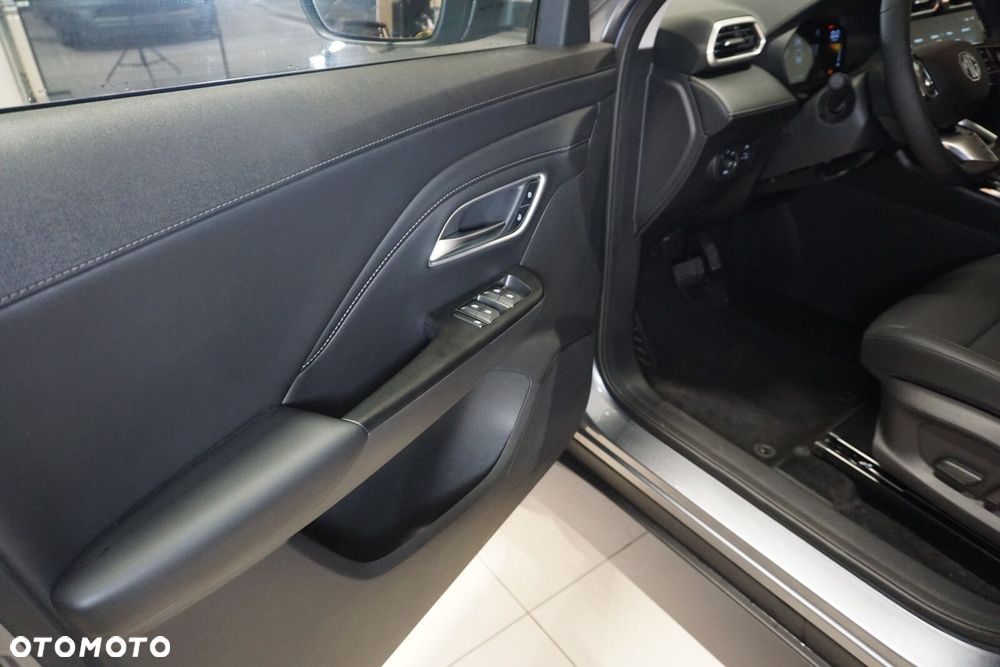 MG ZS Hybrid+ - 35