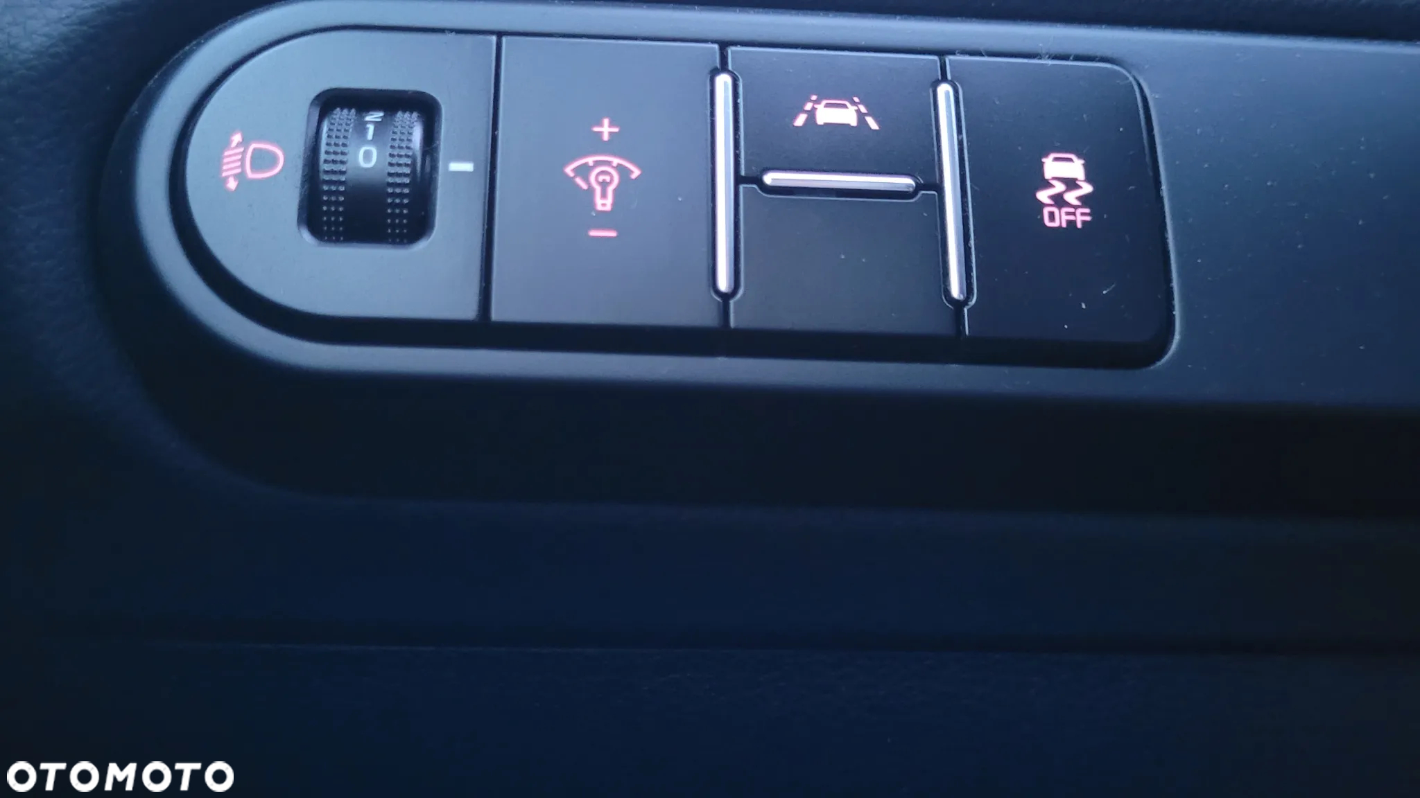 Kia Ceed - 33