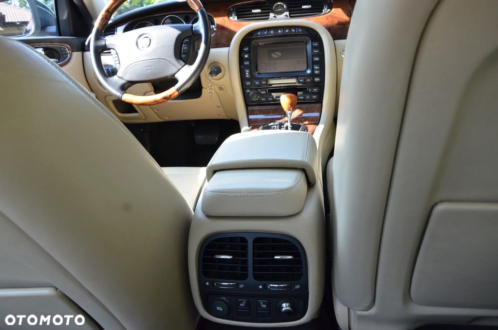 Jaguar XJ XJ6 2.7 Twin Turbo Diesel Executive Last Edition - 6