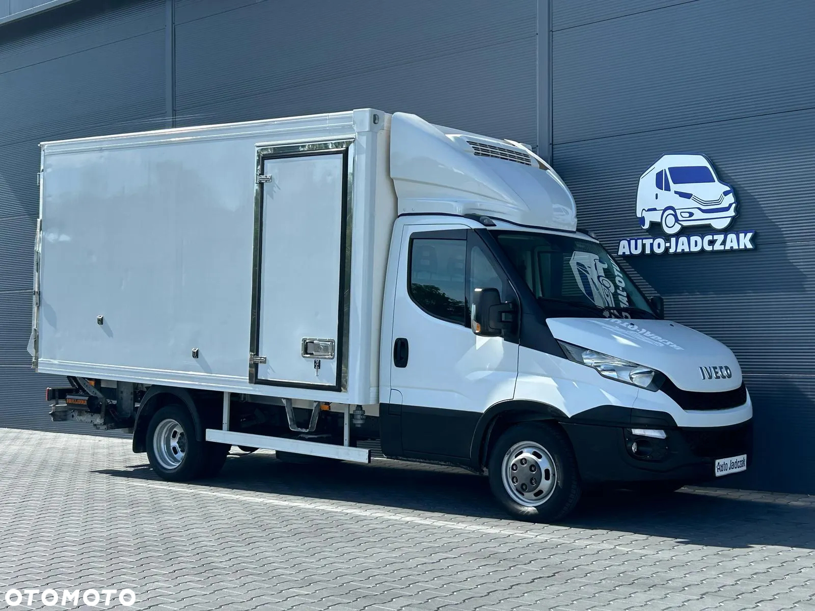 Iveco Daily 35C15 3.0 HPI Chłodnia 400cm długości + winda 1000kg **Niski przebieg**Bez AdBlue**Klima**Sprowadzony**Super stan** - 2
