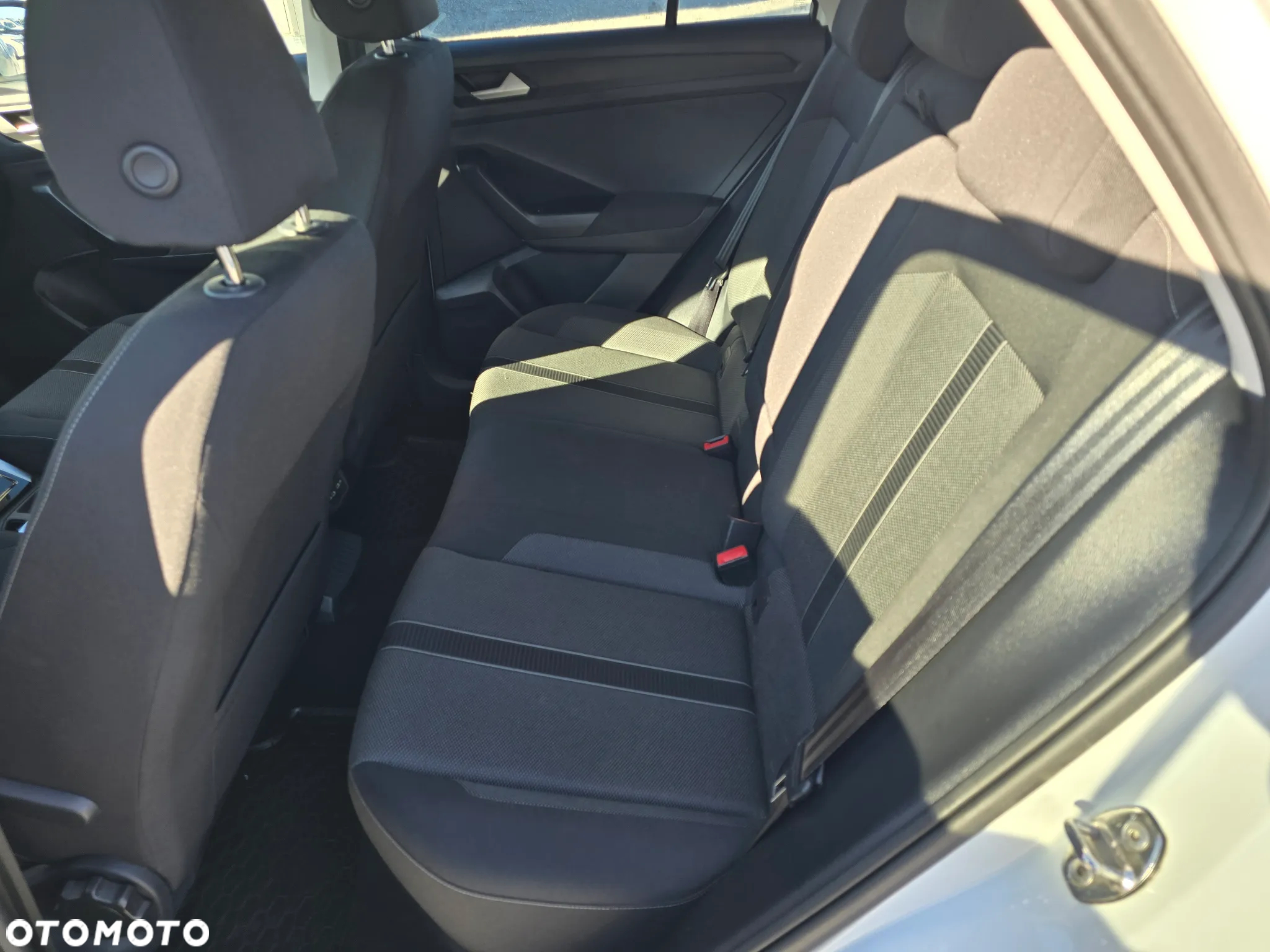 Volkswagen T-Roc 1.5 TSI Life Plus DSG - 24
