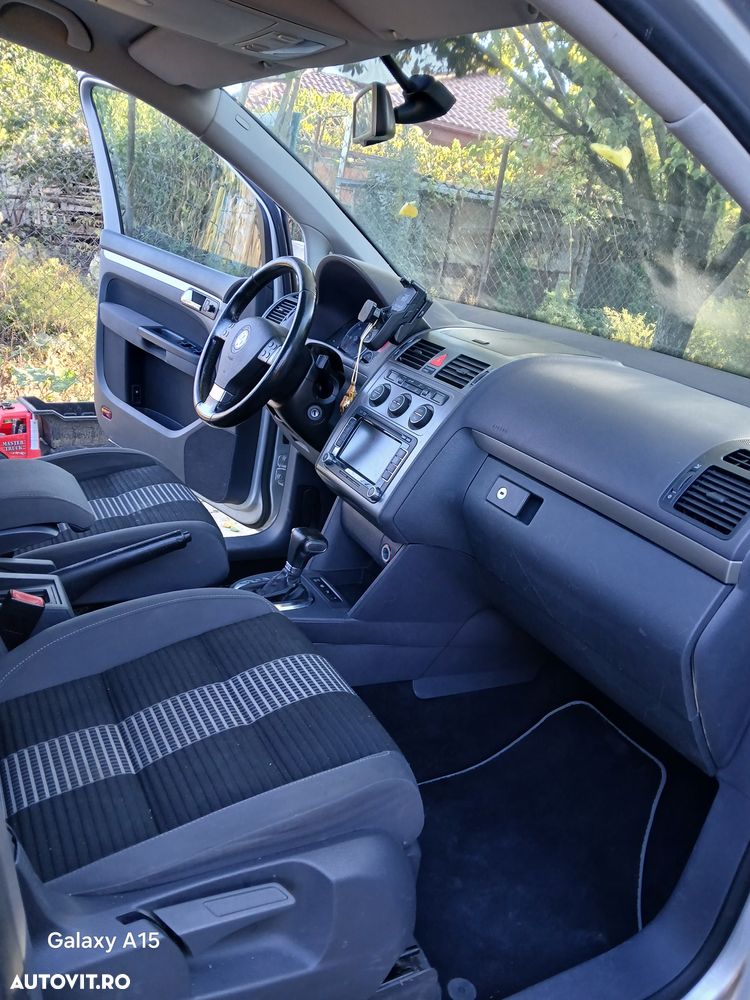 Volkswagen Touran 2.0 TDI DPF Trendline DSG - 6