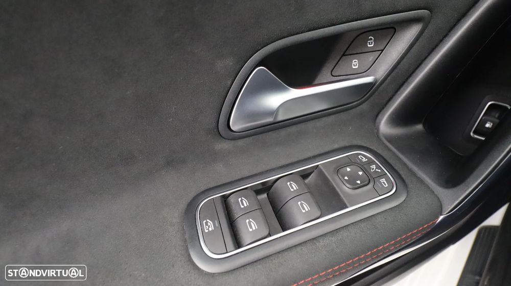 Mercedes-Benz A 250 e AMG Line - 24
