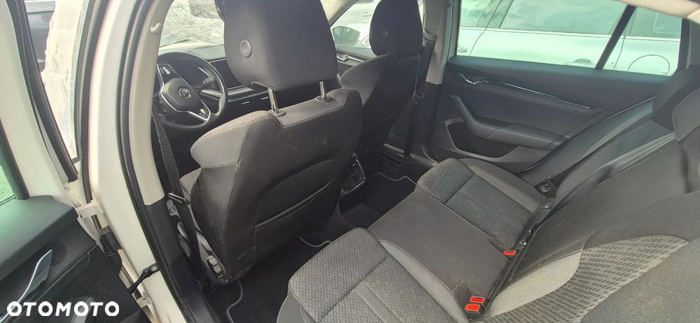 Skoda Octavia 2.0 TDI Edition 130 Selection DSG - 24