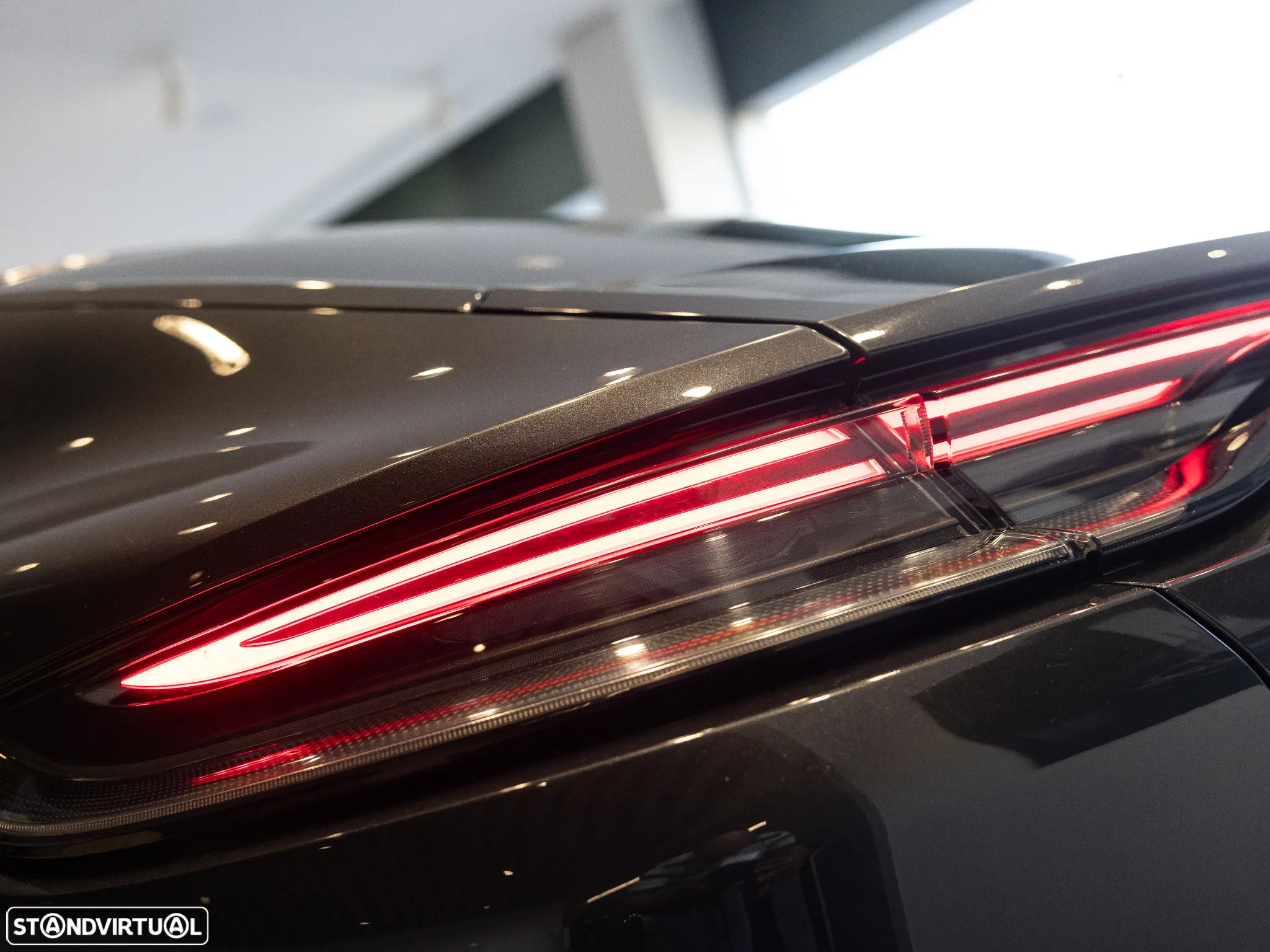Porsche Panamera 4 E-Hybrid Platinum Edition - 11