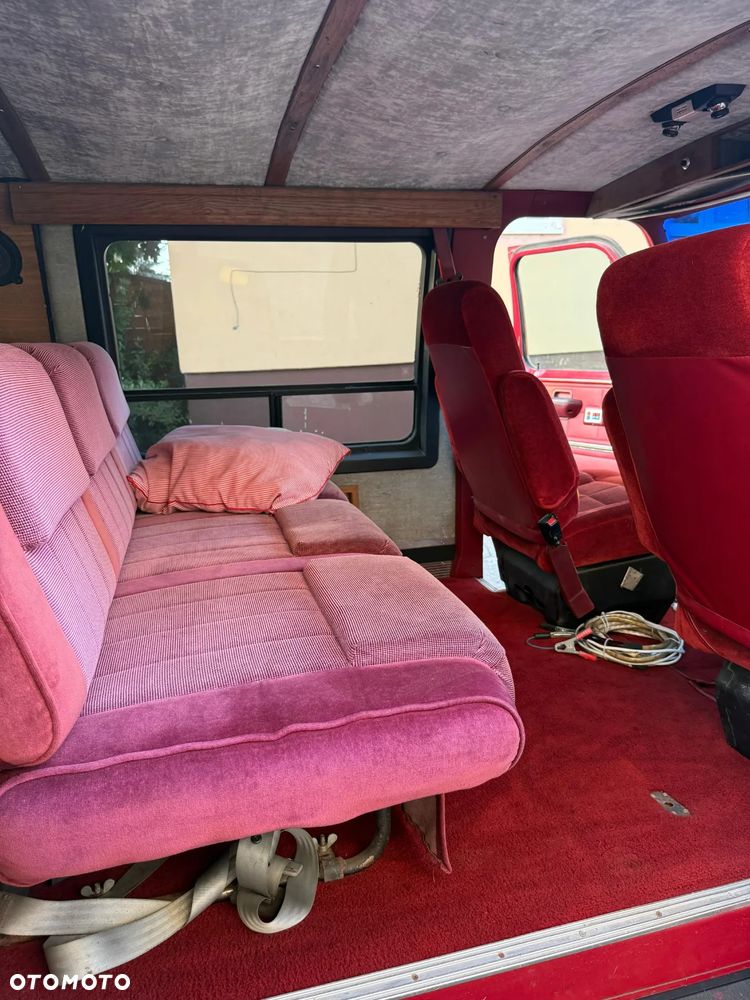 Ford Econoline - 20