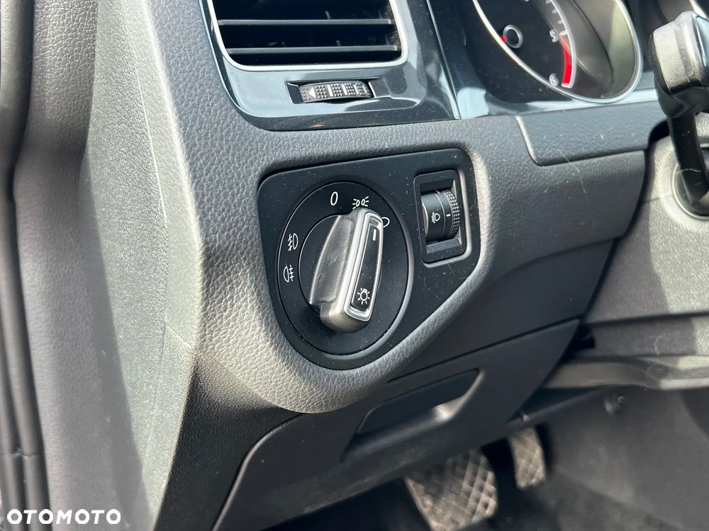 Volkswagen Golf - 19