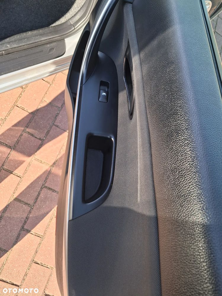 Kia Ceed 1.6 CRDi L - 11