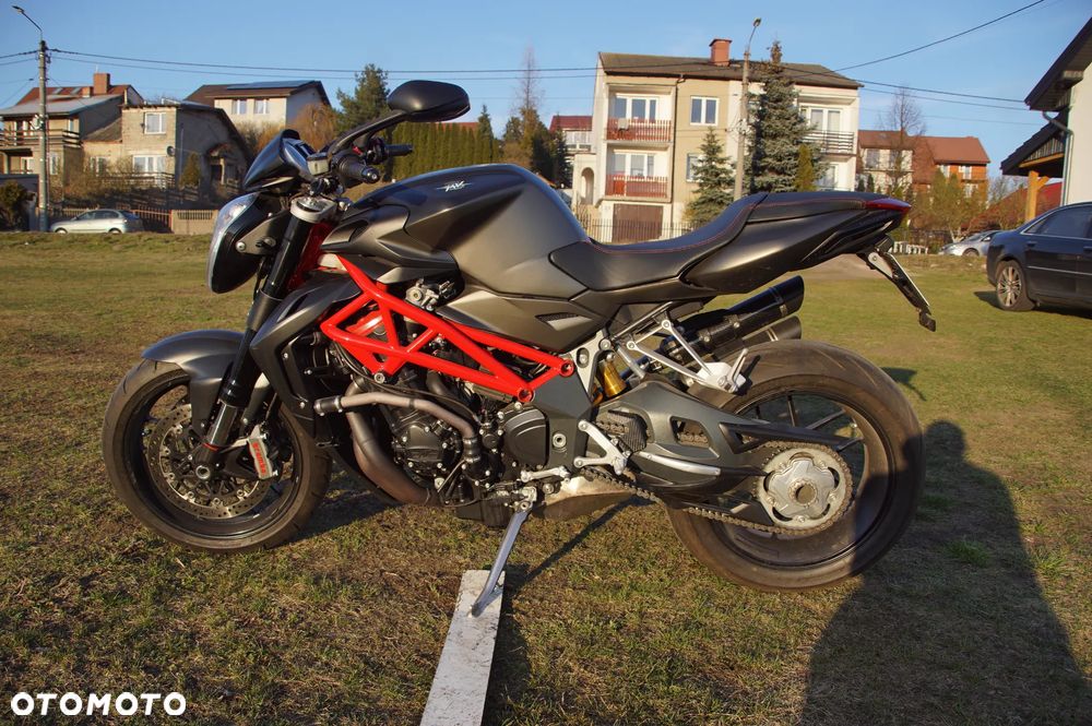MV AGUSTA Brutale - 9