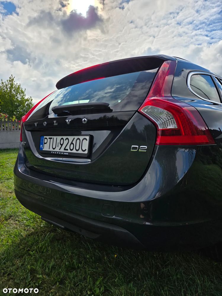 Volvo V60 D2 Momentum - 24