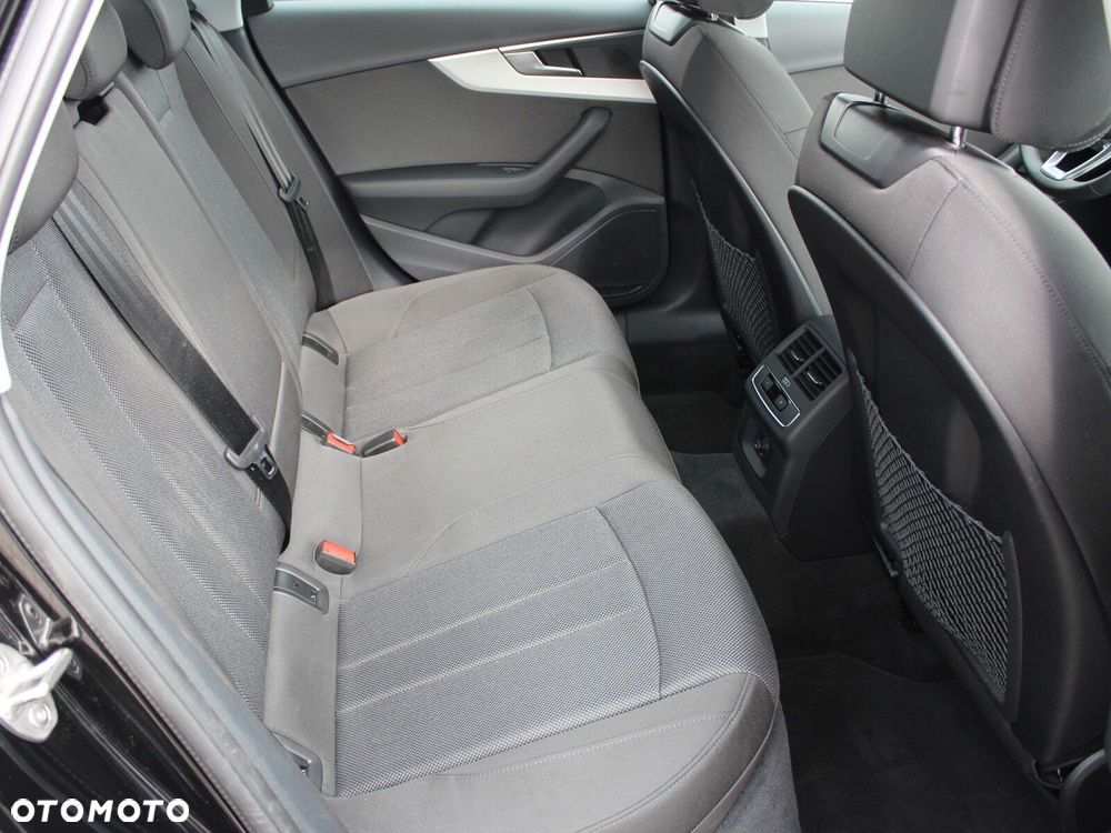 Audi A4 Limousine - 14