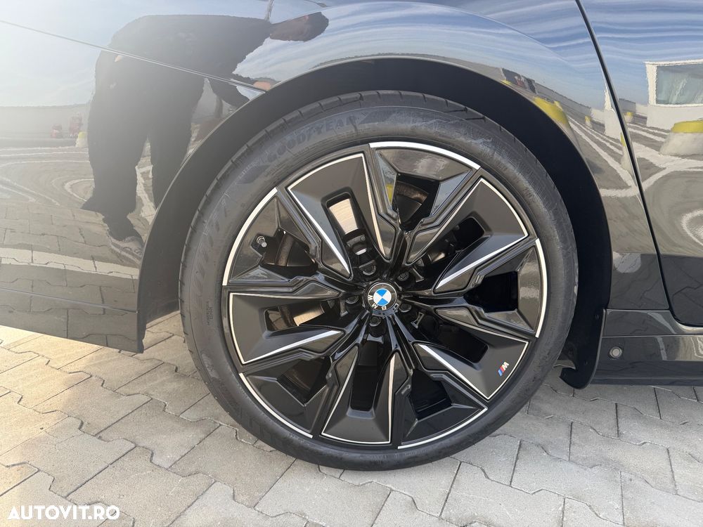 BMW Seria 7 750e xDrive AT PHEV - 27