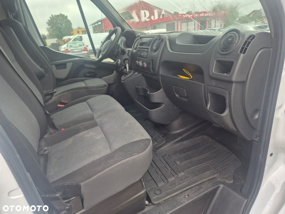 Nissan nv400 - 12