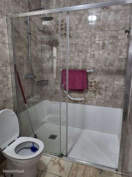 Quarto Suite para arrendar em S. João de Vêr - Grande imagem: 4/7