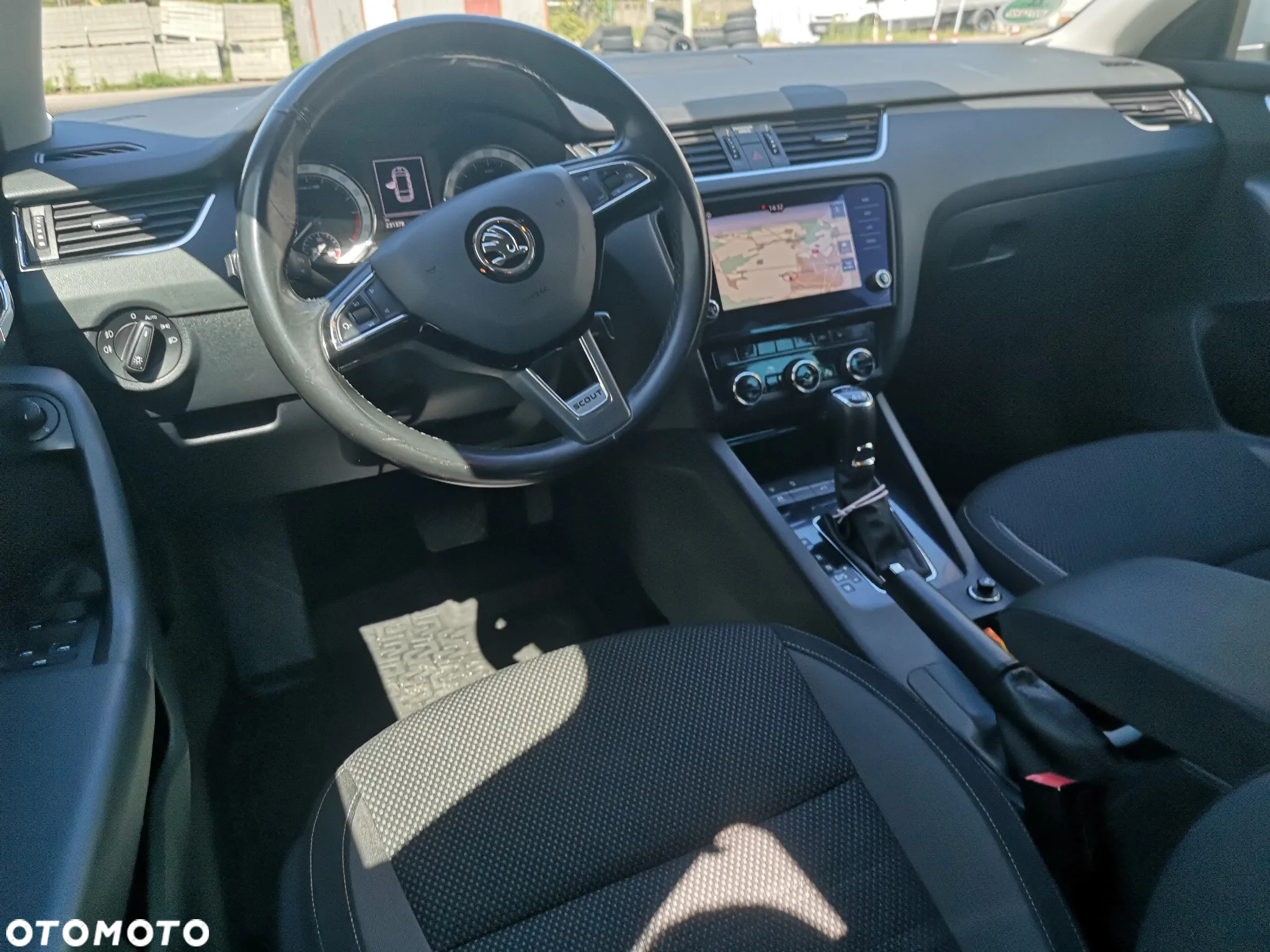 Skoda Octavia Combi 2.0 TDI 4x4 DSG Scout - 11