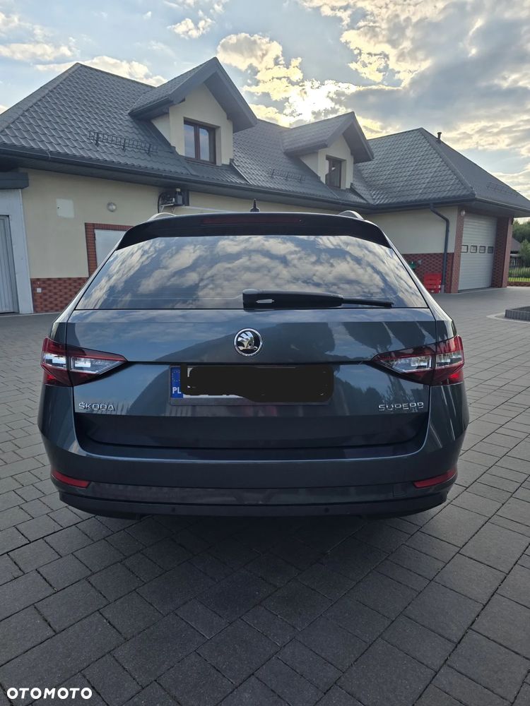 Skoda Superb 2.0 TDI Active DSG - 6