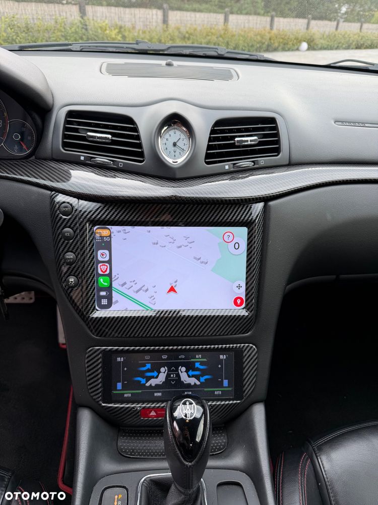 Maserati GranTurismo S Automat - 12