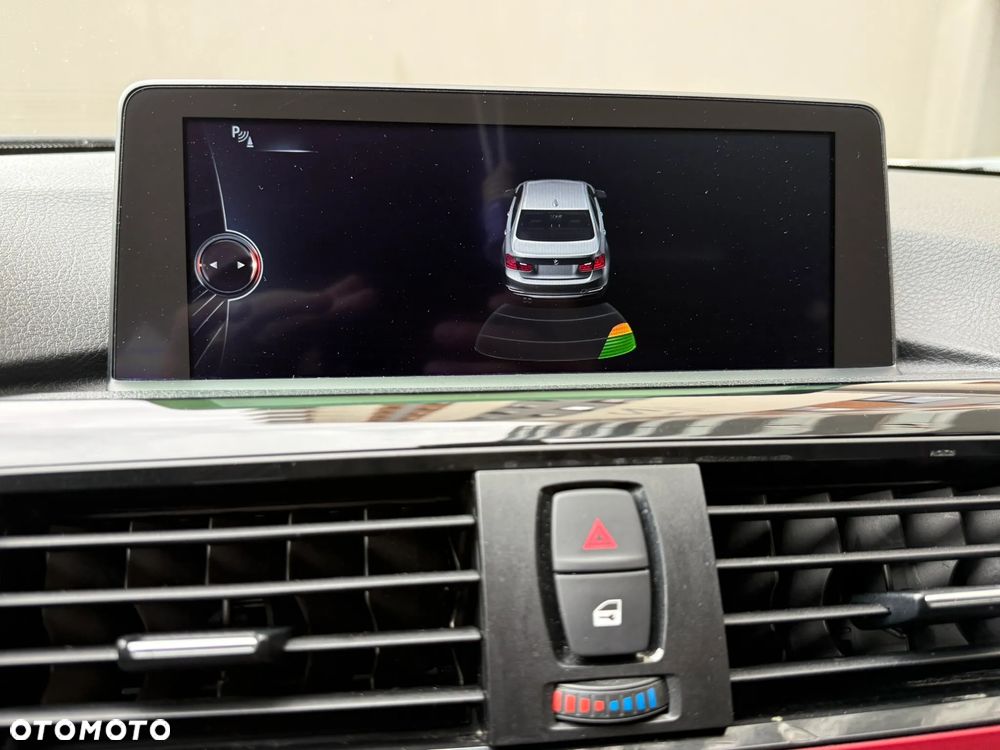 BMW Seria 3 320d Efficient Dynamics Sport Line - 38