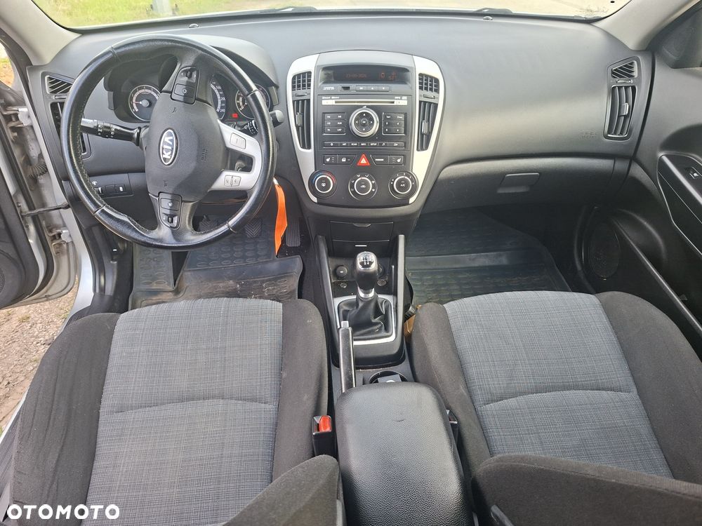 Kia Ceed - 5
